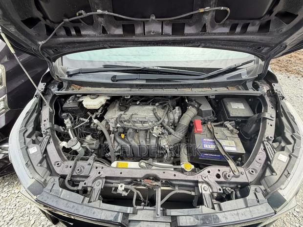 Toyota Voxy V 2WD 7-Seater 2013 Black