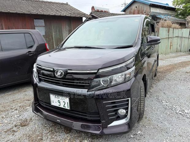Toyota Voxy V 2WD 7-Seater 2013 Black