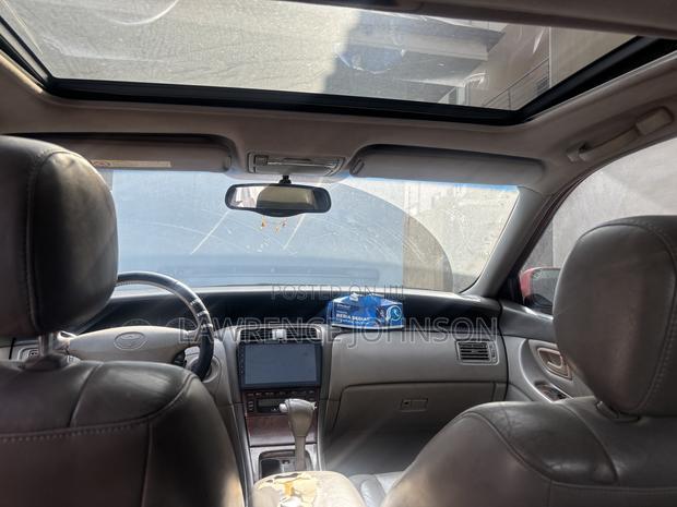 Toyota Avalon 3.0 2000 Orange