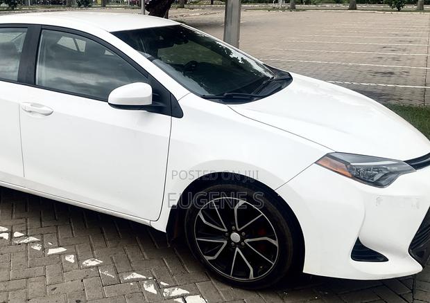 Toyota Corolla LE ECO 4dr Sedan (1.8L 4cyl CVT) 2017 White