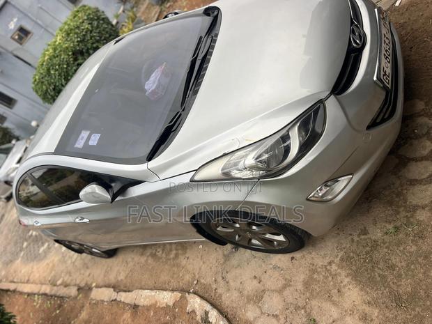 Hyundai Elantra SE Coupe FWD (1.8L 4cyl 6A) 2013 Silver