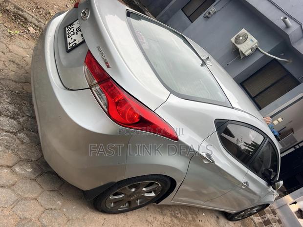 Hyundai Elantra SE Coupe FWD (1.8L 4cyl 6A) 2013 Silver