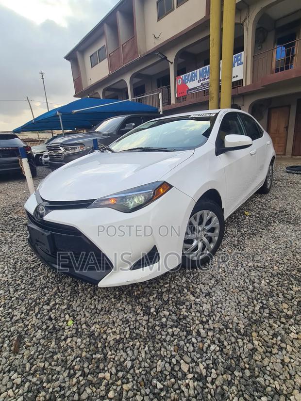 Toyota Corolla 2019 White