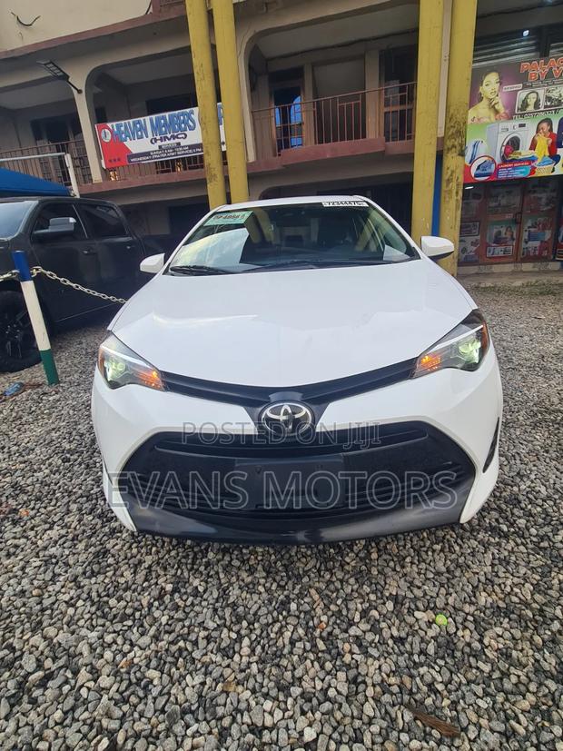 Toyota Corolla 2019 White