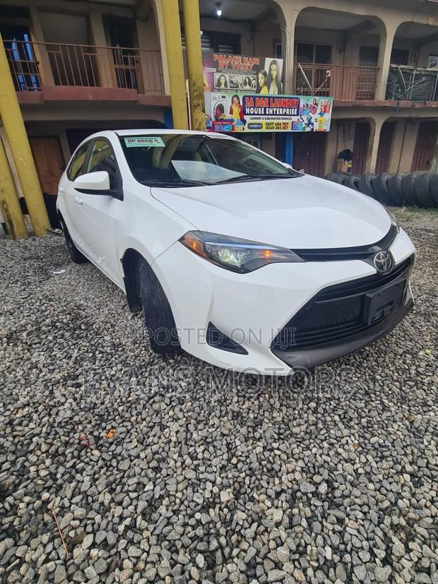 Toyota Corolla 2019 White