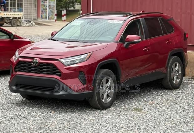 Toyota RAV4 XLE AWD 2024 Red