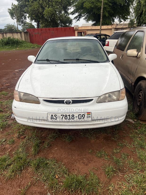 Toyota Corolla 1998 White