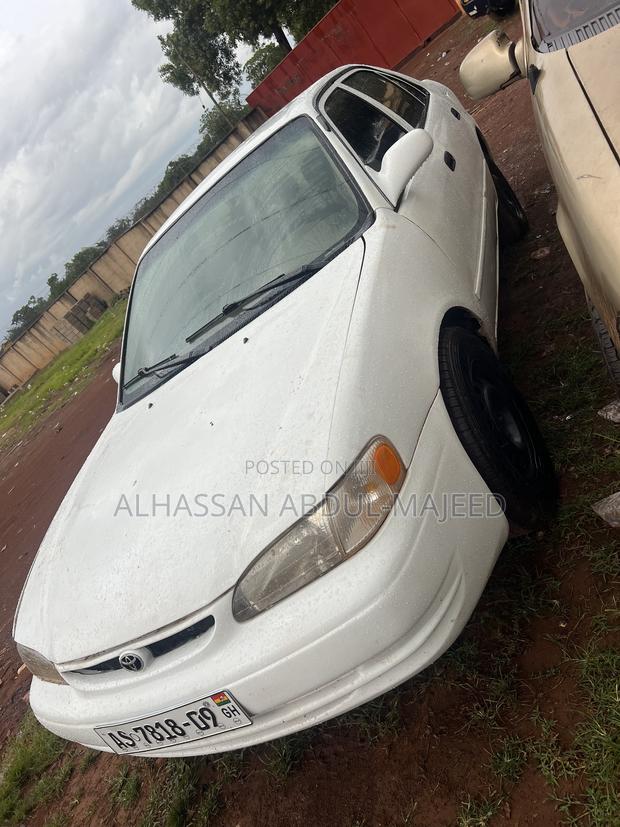 Toyota Corolla 1998 White