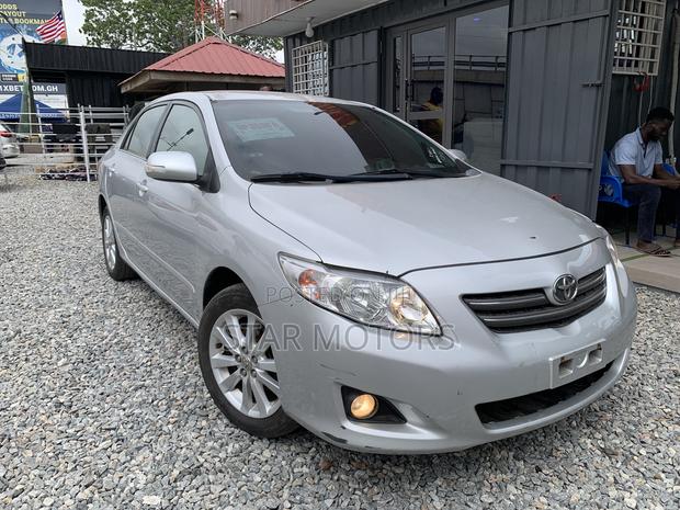 Toyota Corolla Altis 2010 Silver