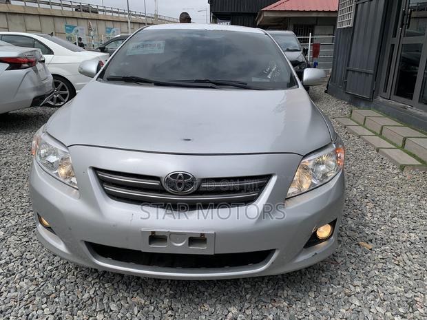 Toyota Corolla Altis 2010 Silver