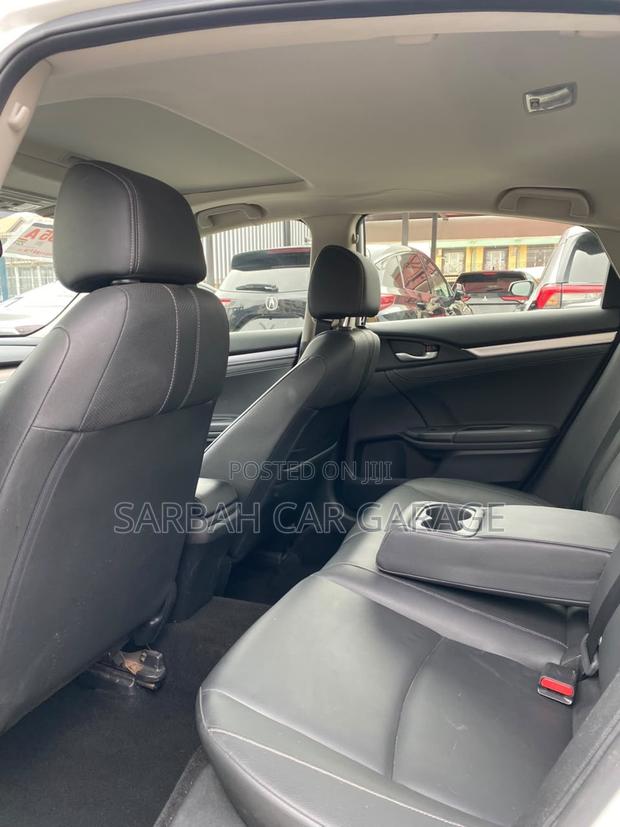 Honda Civic 2018 White