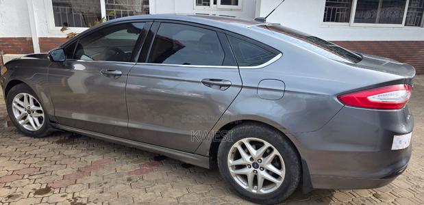 Ford Fusion SE 4dr Sedan (2.5L 4cyl 6A) 2014 Gray
