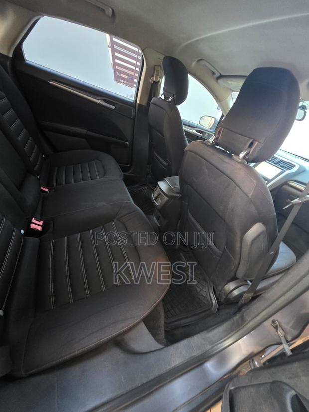 Ford Fusion SE 4dr Sedan (2.5L 4cyl 6A) 2014 Gray