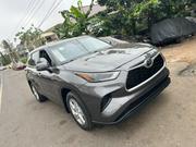 Toyota Highlander 2022 Gray for sale