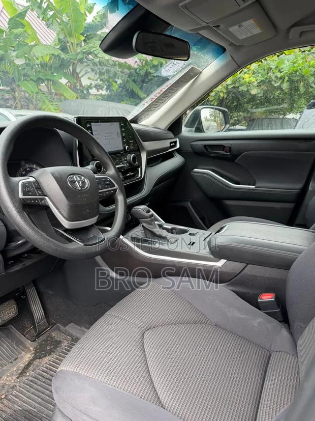 Toyota Highlander 2022 Gray
