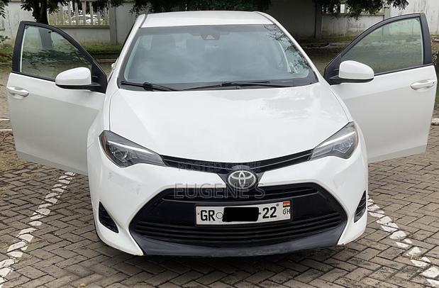 Toyota Corolla LE ECO 4dr Sedan (1.8L 4cyl CVT) 2017 White