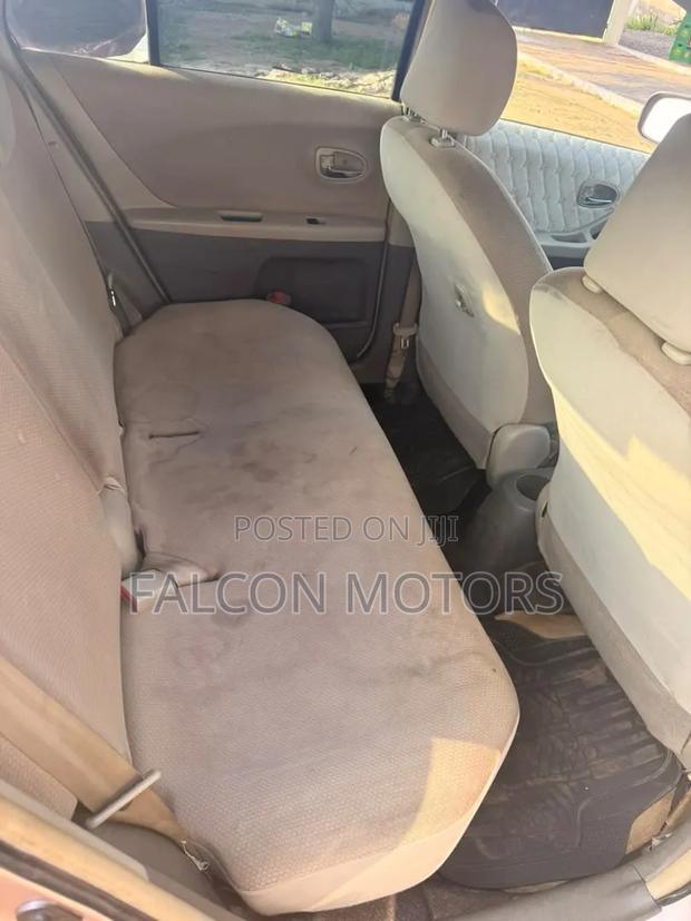 Toyota Vitz 2010 Pearl