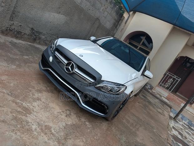 Mercedes-Benz C300 2017 White