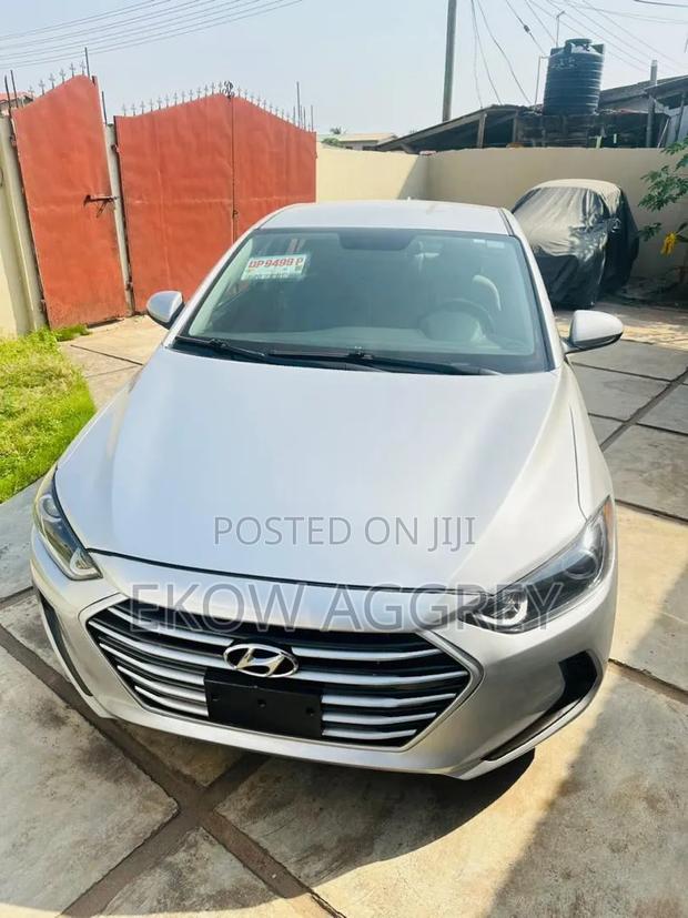 Hyundai Elantra 2018 Silver