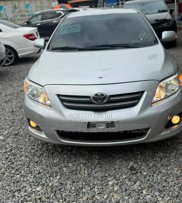 Toyota Corolla 2012 Silver