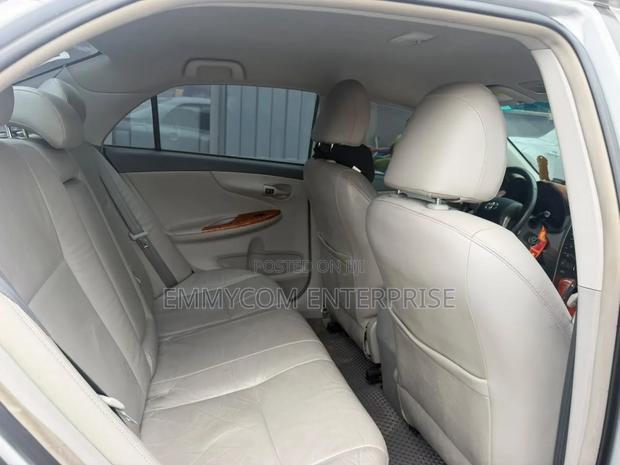 Toyota Corolla 2012 Silver