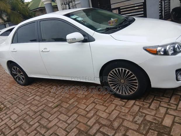 Toyota Corolla 2012 White