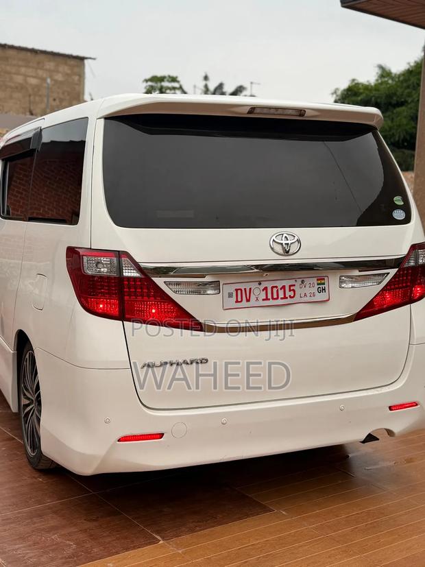 Toyota Alphard 2014 White