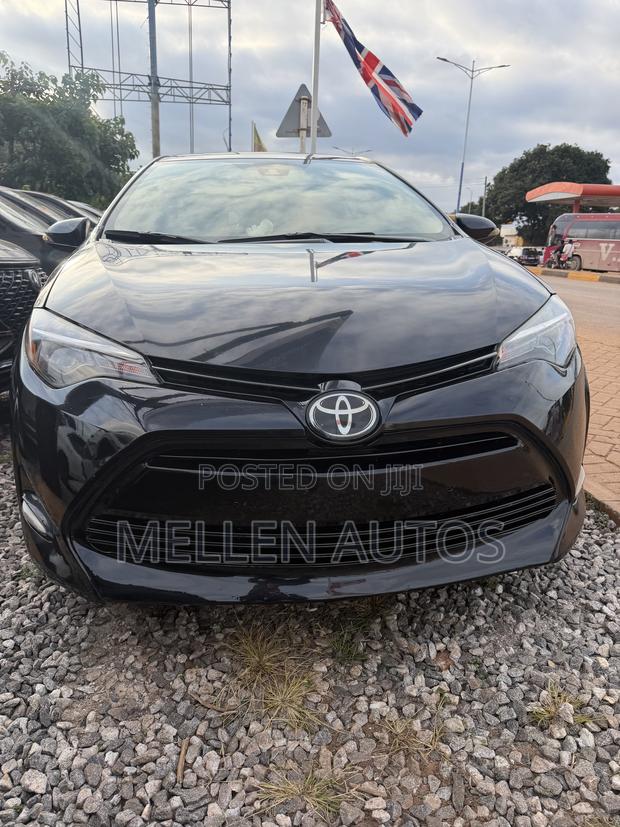 Toyota Corolla LE (1.8L 4cyl 2A) 2018 Black
