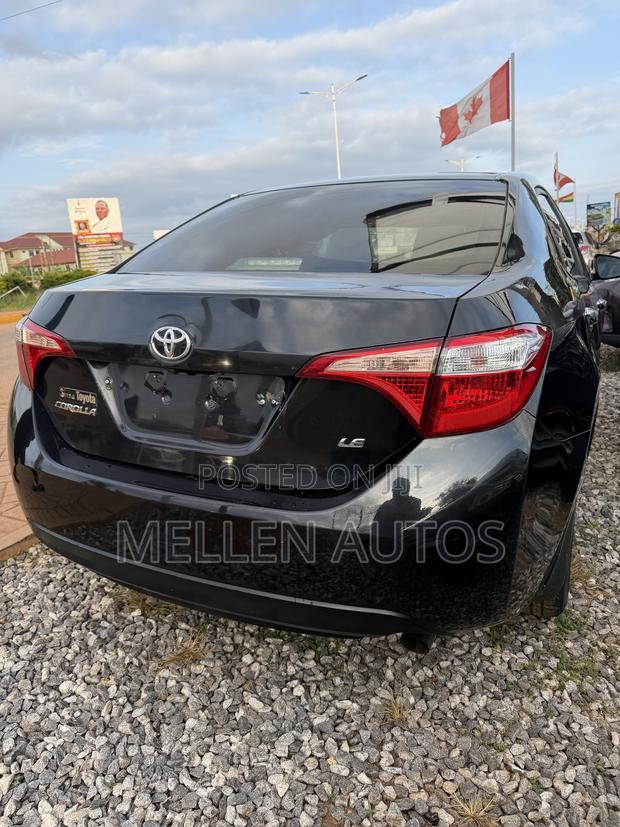 Toyota Corolla LE (1.8L 4cyl 2A) 2018 Black