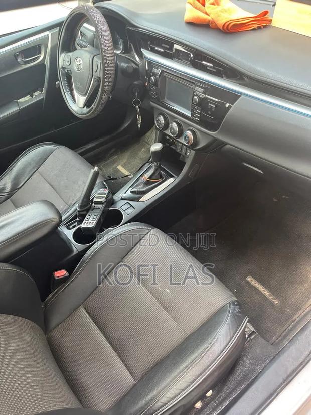 Toyota Corolla S 4dr Sedan (1.8L 4cyl CVT) 2016 Silver
