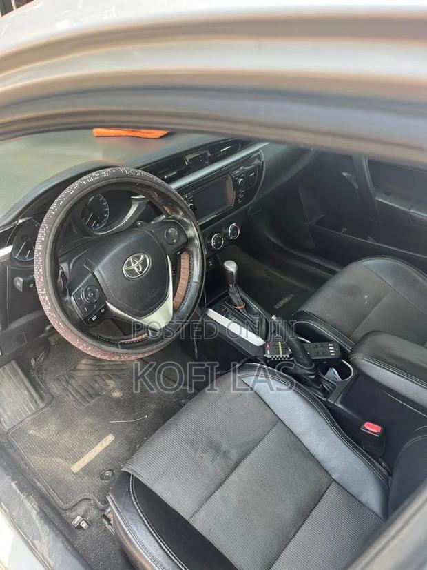 Toyota Corolla S 4dr Sedan (1.8L 4cyl CVT) 2016 Silver