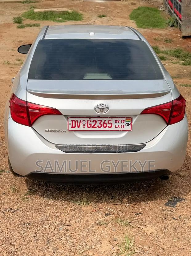 Toyota Corolla 2018 Silver