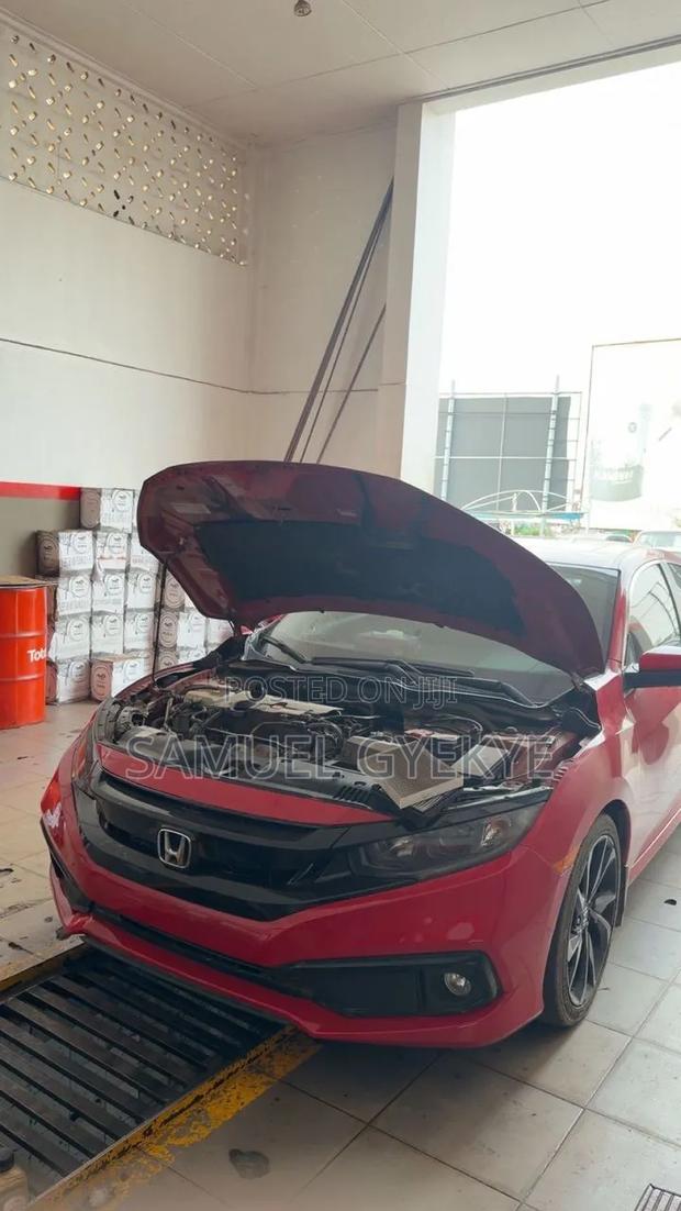 Honda Civic 2018 Red