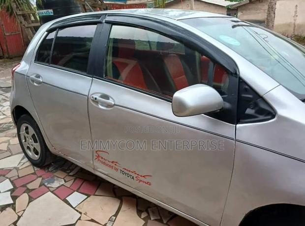 Toyota Vitz 2010 Gray