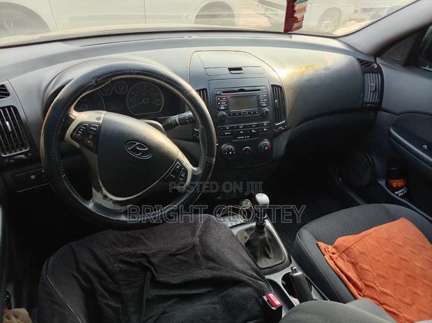 Hyundai Accent 2010 Gray