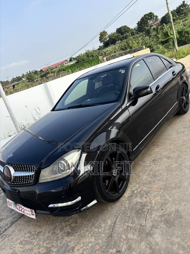 Mercedes-Benz C250 2014 Black
