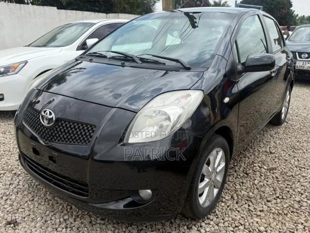 Toyota Yaris 2010 Black