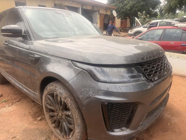 Land Rover Range Rover Sport SE Td6 4x4 (3.0L 6cyl 8A) 2016 Gray