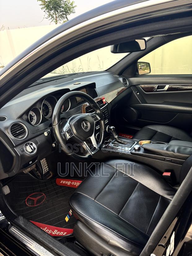 Mercedes-Benz C250 2014 Black