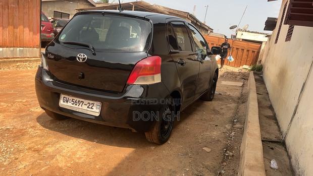 Toyota Vitz 2010 Black