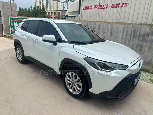 Toyota Frontlander 2.0 Petrol FWD 2022 White