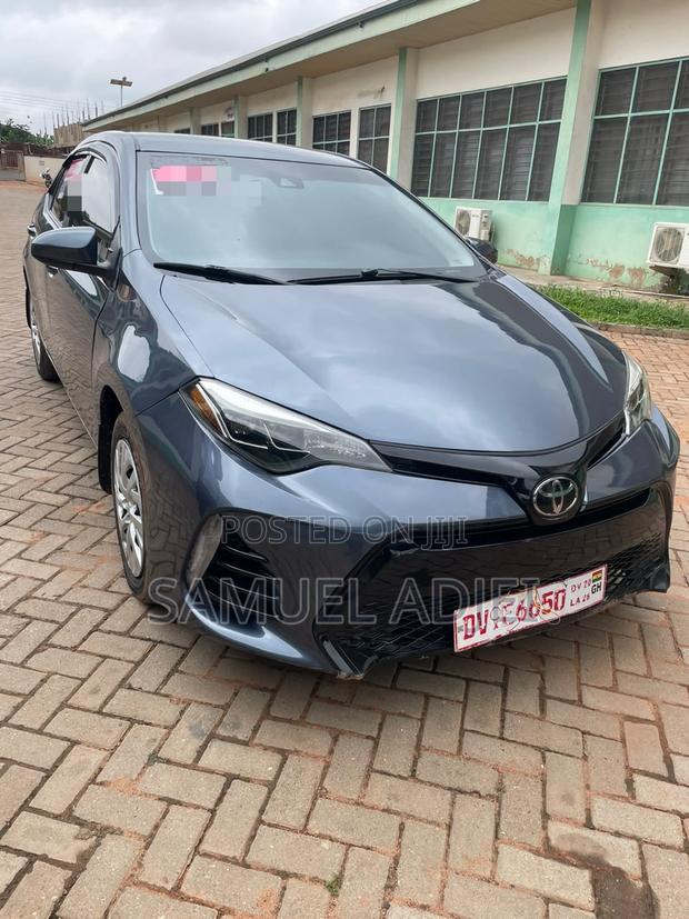 Toyota Corolla 2018 Gray