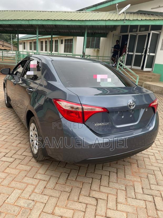 Toyota Corolla 2018 Gray