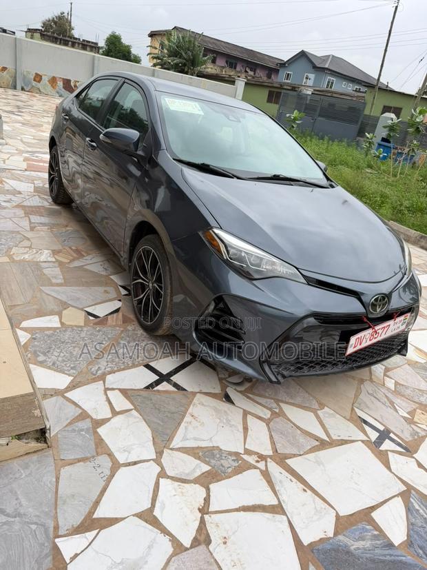 Toyota Corolla 2019 Gray