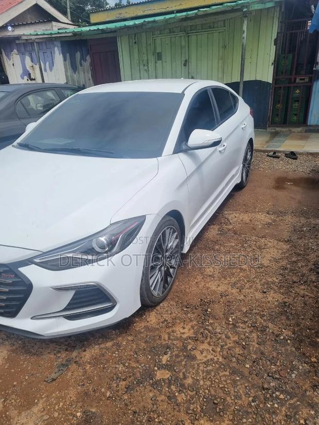 Hyundai Avante 2018 White