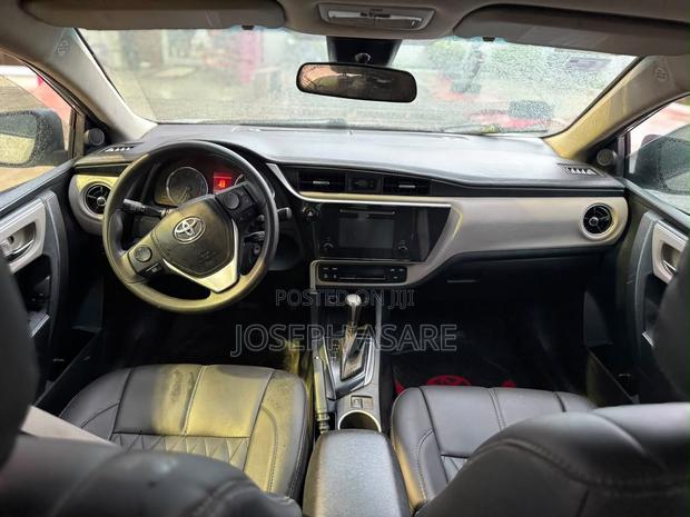 Toyota Corolla 2017 Silver