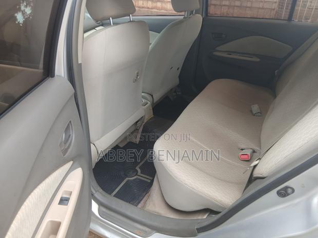Toyota Belta 2010 Silver