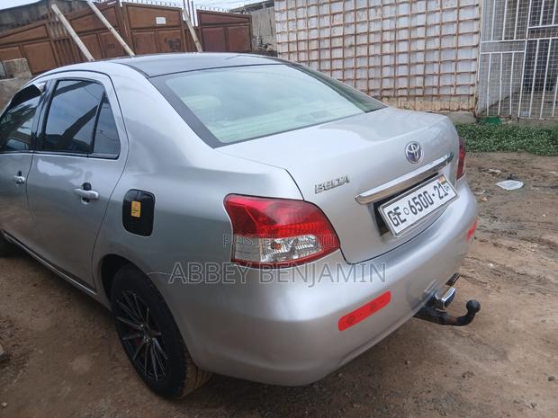 Toyota Belta 2010 Silver