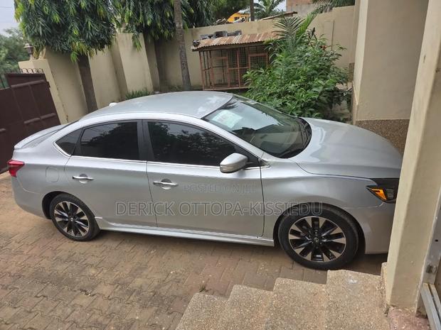 Nissan Sentra SR 2017 Silver