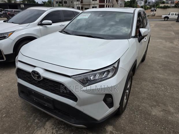 Toyota RAV4 2023 White
